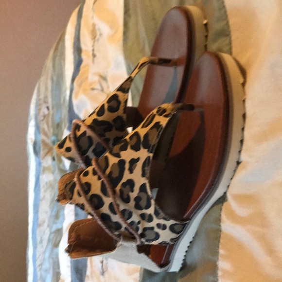 NWOB leopard canvas sandals size 39 - Picture 2 of 7